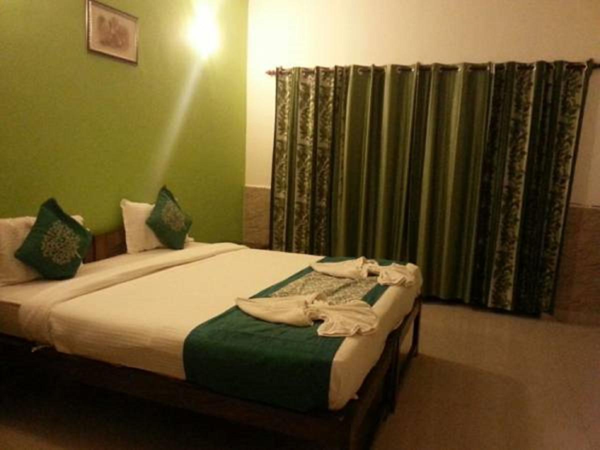 Oceans 7 Inn Calangute Ngoại thất bức ảnh