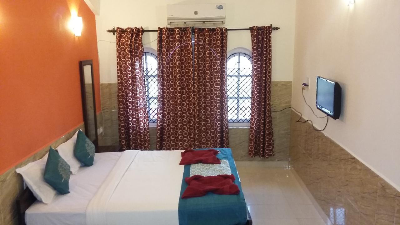 Oceans 7 Inn Calangute Ngoại thất bức ảnh